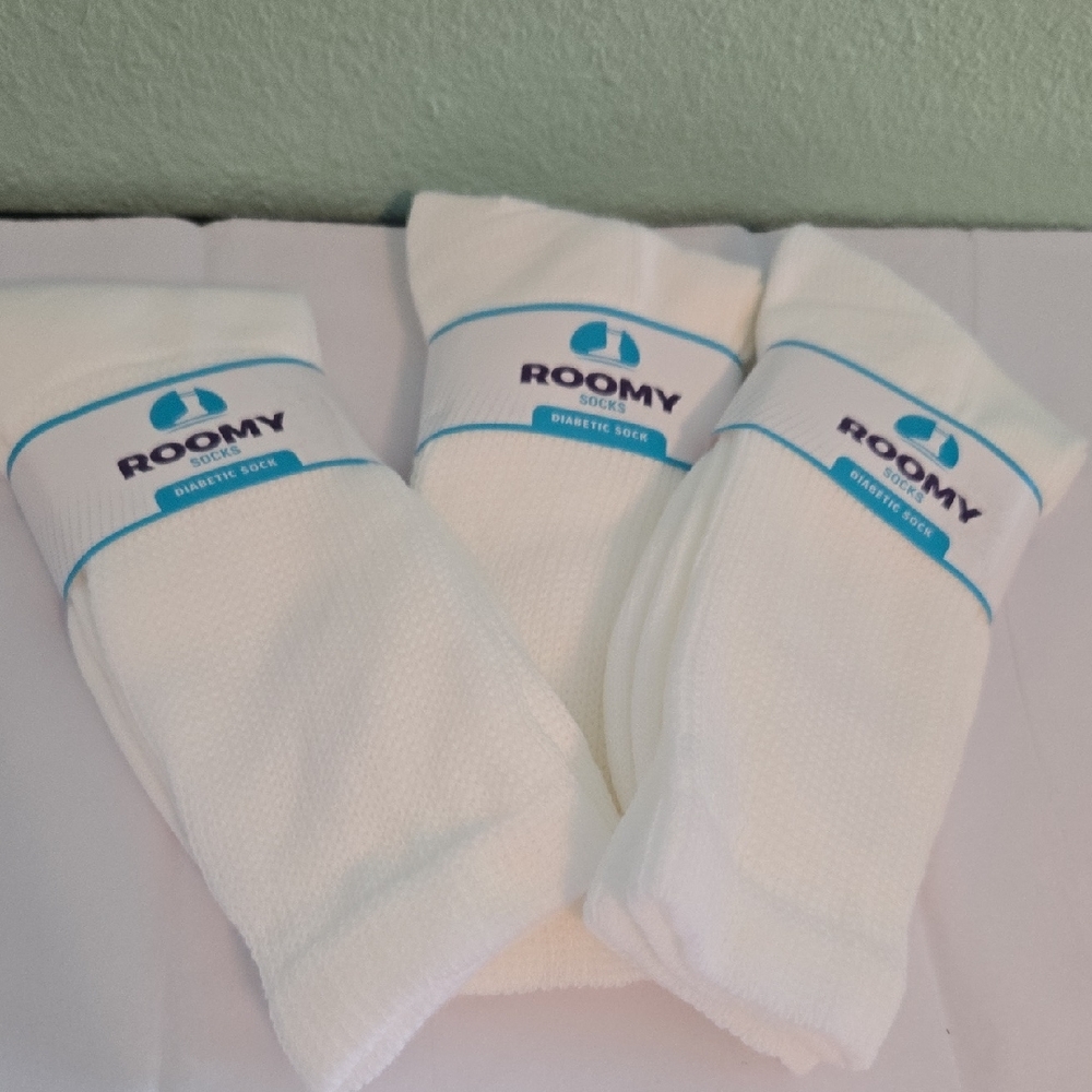 Men's White Diabetic Socks